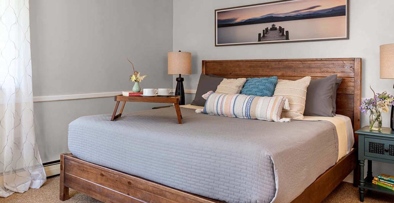 Premium King room bed