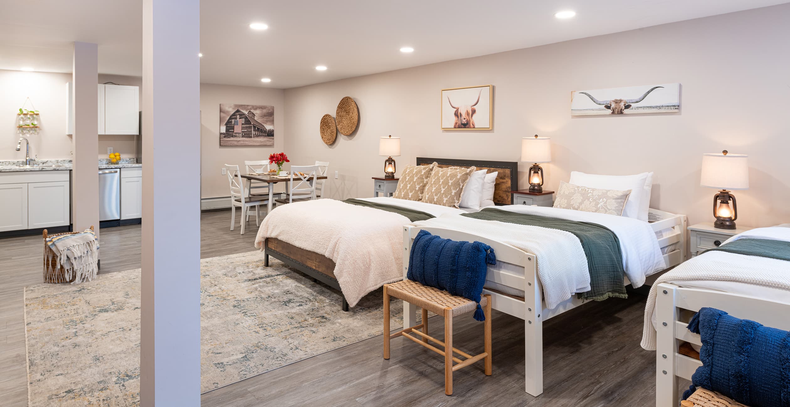 Vermont lodge apartment with queen bed and two twins